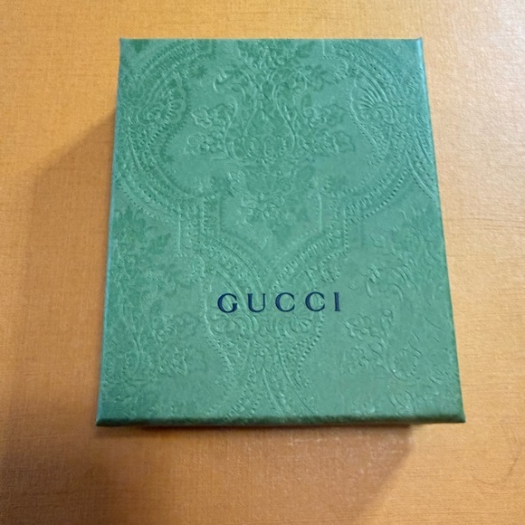Gucci Pink and Gold Cupcake Key Holder - Picture 2 of 10